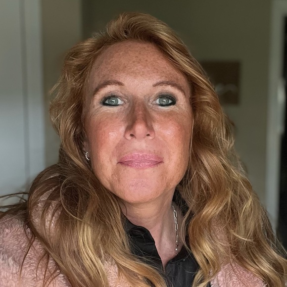 Meet your Posher, Elizabeth - Picture 1 of 1